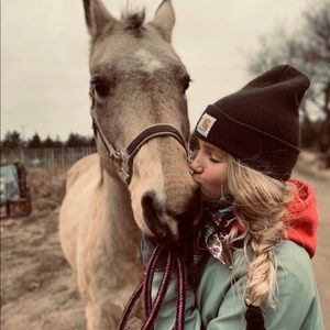 Meet your Posher, Cecilia